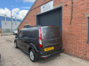 2021 Ford Transit Connect 1.5 240 Ecoblue Limited L2 Euro 6 (s/s) 5dr in Grey — image 4
