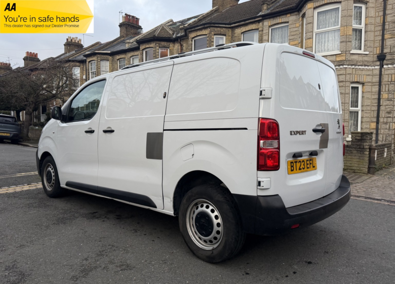 2023 Peugeot Expert 1.5 Bluehdi 1000 Professional Premium + in White — image 1