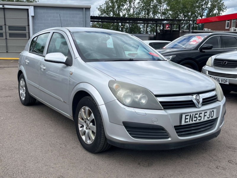 2006 Vauxhall Astra 1.8 I 16v Club in Silver — image 1