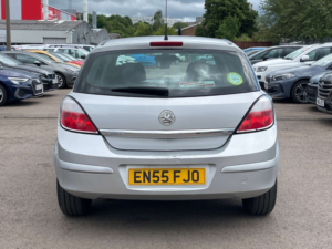 2006 Vauxhall Astra 1.8 I 16v Club in Silver — image 3