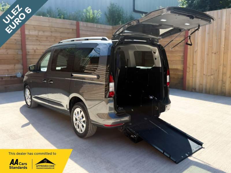 2024 Ford Grand Tourneo Connect 5 SEAT Petrol Auto Wheelchair Accessible Disabled Access Vehicle Wav in Grey — image 1