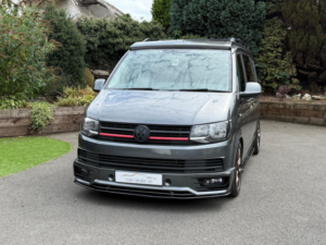 2016 Volkswagen Transporter 2.0 Tdi T30 150 Bluemotion Tech Highline in Grey — image 3