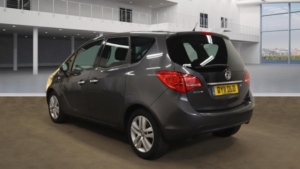 2011 Vauxhall Meriva 1.4 16v Se in Grey — image 3