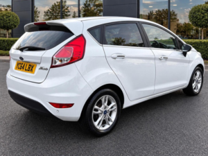 2014 Ford Fiesta 1.5 Tdci Zetec Euro 5 5dr in White — image 5
