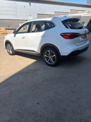 2022 MG MG Hs 1.5 T-Gdi Exclusive SUV 5dr Petrol Manual Euro 6 (s/s) (162 Ps) in White — image 3