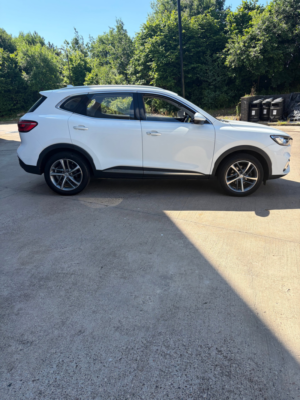 2022 MG MG Hs 1.5 T-Gdi Exclusive SUV 5dr Petrol Manual Euro 6 (s/s) (162 Ps) in White — image 6