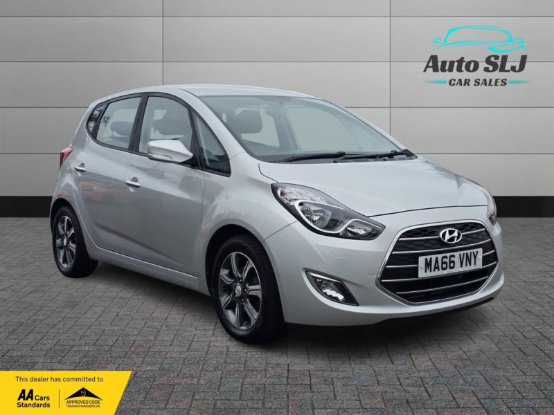 2016 Hyundai Ix20 1.6 Ix20 Se 1.6 A/t in Silver — image 1