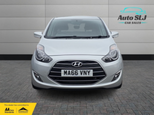 2016 Hyundai Ix20 1.6 Ix20 Se 1.6 A/t in Silver — image 4