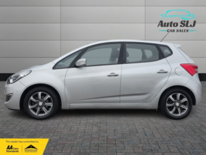 2016 Hyundai Ix20 1.6 Ix20 Se 1.6 A/t in Silver — image 6