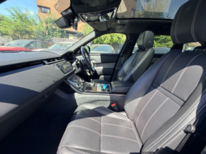 2020 Land Rover Range Rover Velar R-Dynamic Se in Blue — image 3
