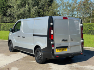 2015 Vauxhall Vivaro 1.6 Cdti 2700 L1 H1 Euro 5 5dr in Grey — image 5