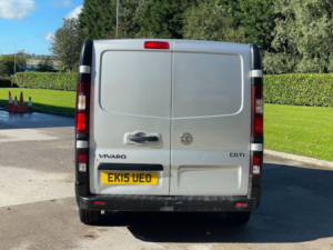 2015 Vauxhall Vivaro 1.6 Cdti 2700 L1 H1 Euro 5 5dr in Grey — image 6