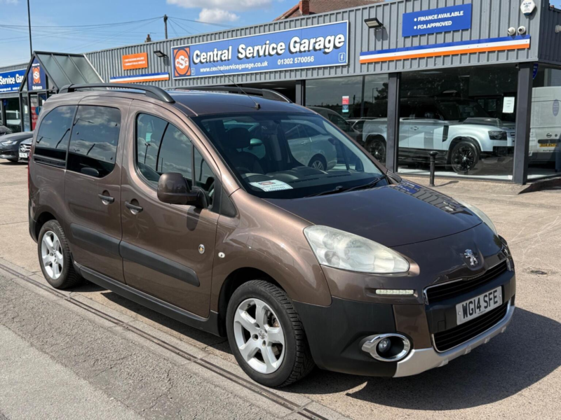 2014 Peugeot Partner Tepee 1.6 Hdi Tepee Outdoor 5dr in Brown — image 1