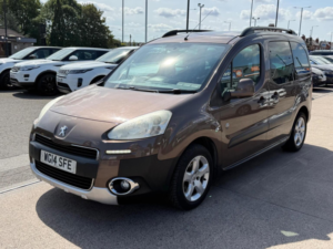 2014 Peugeot Partner Tepee 1.6 Hdi Tepee Outdoor 5dr in Brown — image 5
