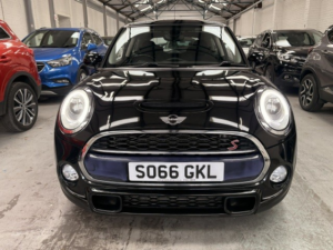 2016 MINI Hatch 2.0 Cooper Sd 3-Door Hatch in Black — image 5