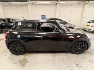 2016 MINI Hatch 2.0 Cooper Sd 3-Door Hatch in Black — image 6