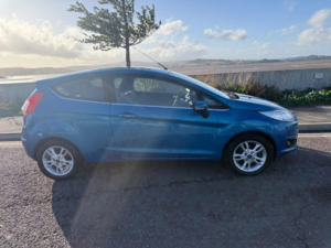 2014 Ford Fiesta 1.25 Zetec Euro 5 3dr in Blue — image 2