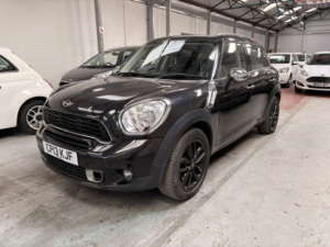 2013 MINI Countryman 2.0 Cooper Sd Countryman in Black — image 2