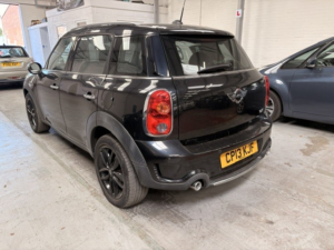 2013 MINI Countryman 2.0 Cooper Sd Countryman in Black — image 3