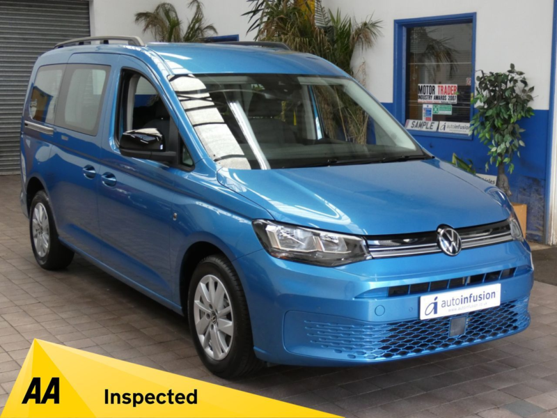 2022 Volkswagen Caddy Maxi 2.0 Tdi Life MPV 5dr Diesel DSG Euro 6 (s/s) (122 Ps) in Blue — image 1