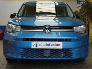 2022 Volkswagen Caddy Maxi 2.0 Tdi Life MPV 5dr Diesel DSG Euro 6 (s/s) (122 Ps) in Blue — image 2