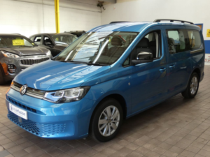 2022 Volkswagen Caddy Maxi 2.0 Tdi Life MPV 5dr Diesel DSG Euro 6 (s/s) (122 Ps) in Blue — image 3