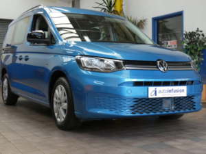 2022 Volkswagen Caddy Maxi 2.0 Tdi Life MPV 5dr Diesel DSG Euro 6 (s/s) (122 Ps) in Blue — image 6