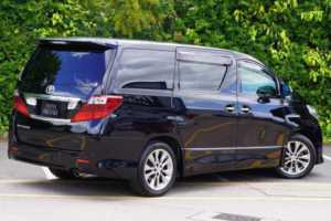 2010 Toyota Alphard 2.4 S Premium Selection 2 5dr 7 Seats in Black — image 4