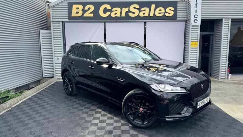 2019 Jaguar F-Pace 2.0 D180 Chequered Flag Auto AWD Euro 6 (s/s) 5dr in Black — image 1