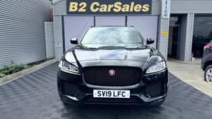 2019 Jaguar F-Pace 2.0 D180 Chequered Flag Auto AWD Euro 6 (s/s) 5dr in Black — image 3
