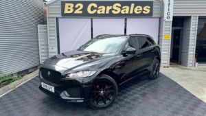 2019 Jaguar F-Pace 2.0 D180 Chequered Flag Auto AWD Euro 6 (s/s) 5dr in Black — image 5