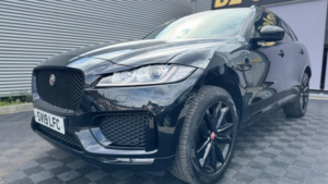 2019 Jaguar F-Pace 2.0 D180 Chequered Flag Auto AWD Euro 6 (s/s) 5dr in Black — image 6