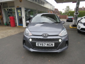 2017 Hyundai I10 1.0 Premium Euro 6 5dr in Grey — image 2