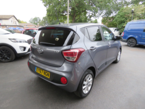 2017 Hyundai I10 1.0 Premium Euro 6 5dr in Grey — image 5