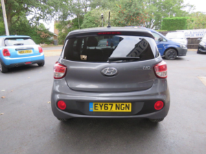 2017 Hyundai I10 1.0 Premium Euro 6 5dr in Grey — image 6