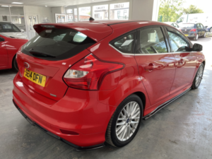 2014 Ford Focus 1.0 T Ecoboost Zetec S in Red — image 6