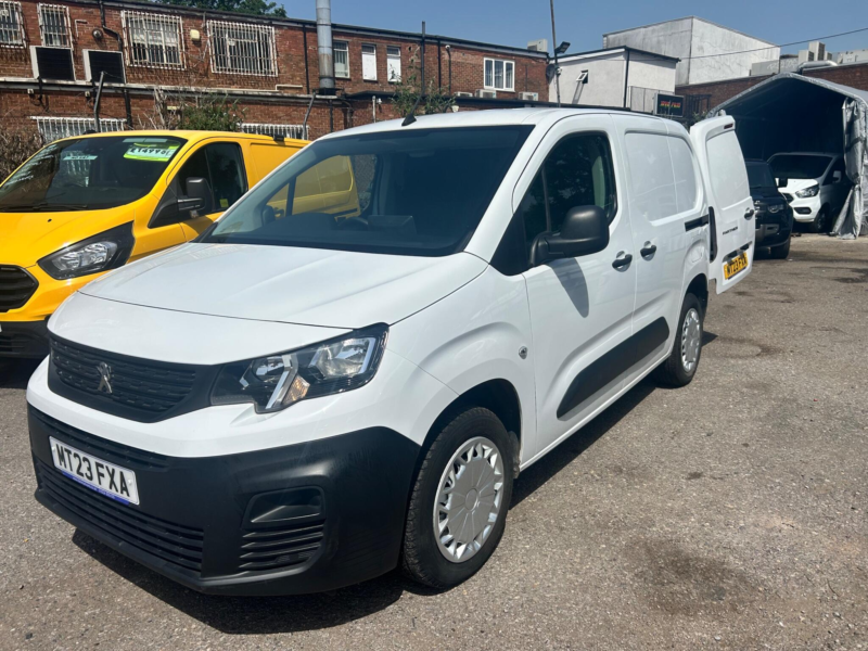 2023 Peugeot Partner 1.5 Bluehdi 1000 Professional Premium + Standard Panel Van Swb Euro 6 (s/s) 5dr in White — image 1
