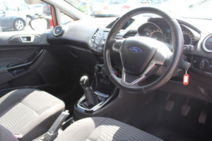 2015 Ford Fiesta 1.25 Zetec Euro 6 3dr in Red — image 2