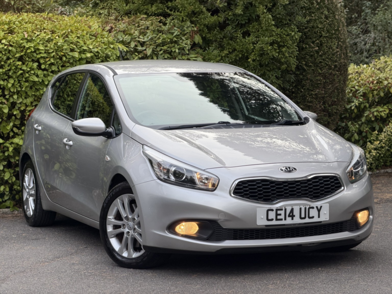 2014 Kia Ceed 1.4 Crdi Vr7 in Silver — image 1