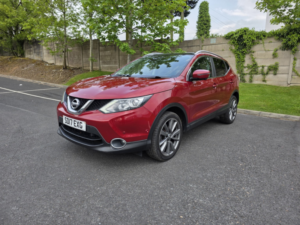 2017 Nissan Qashqai 1.5 Dci Tekna in Red — image 3