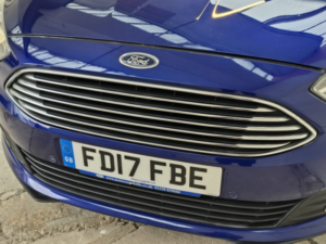 2017 Ford C-Max 1.0 T Ecoboost Titanium in Blue — image 2