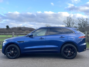 2021 Jaguar F-Pace 3.0 D300 Mhev R-Dynamic Se Auto AWD Euro 6 (s/s) 5dr in Blue — image 2
