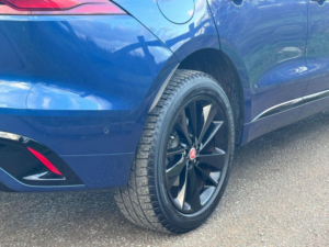 2021 Jaguar F-Pace 3.0 D300 Mhev R-Dynamic Se Auto AWD Euro 6 (s/s) 5dr in Blue — image 4