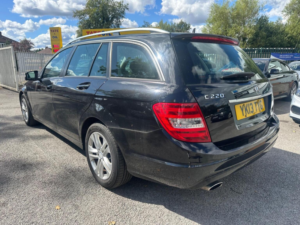 2013 Mercedes-Benz C Class 2.1 C220 Cdi Blueefficiency Executive Se G-Tronic+ Euro 5 (s/s) 5dr in Black — image 4