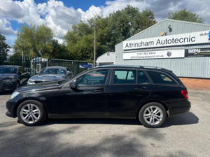 2013 Mercedes-Benz C Class 2.1 C220 Cdi Blueefficiency Executive Se G-Tronic+ Euro 5 (s/s) 5dr in Black — image 5