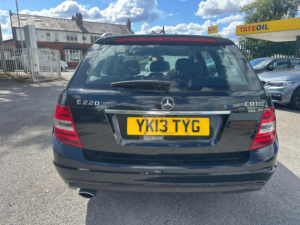 2013 Mercedes-Benz C Class 2.1 C220 Cdi Blueefficiency Executive Se G-Tronic+ Euro 5 (s/s) 5dr in Black — image 6