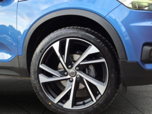 2019 Volvo Xc40 2.0 D3 R-Design Pro Auto Euro 6 (s/s) 5dr in Blue — image 3