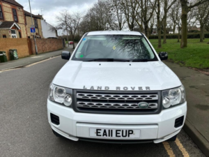 2011 Land Rover Freelander 2 2.2 Td4 S in White — image 4