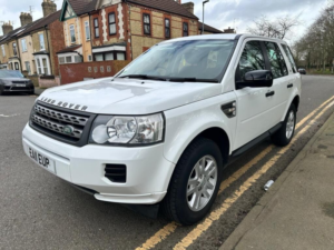 2011 Land Rover Freelander 2 2.2 Td4 S in White — image 5