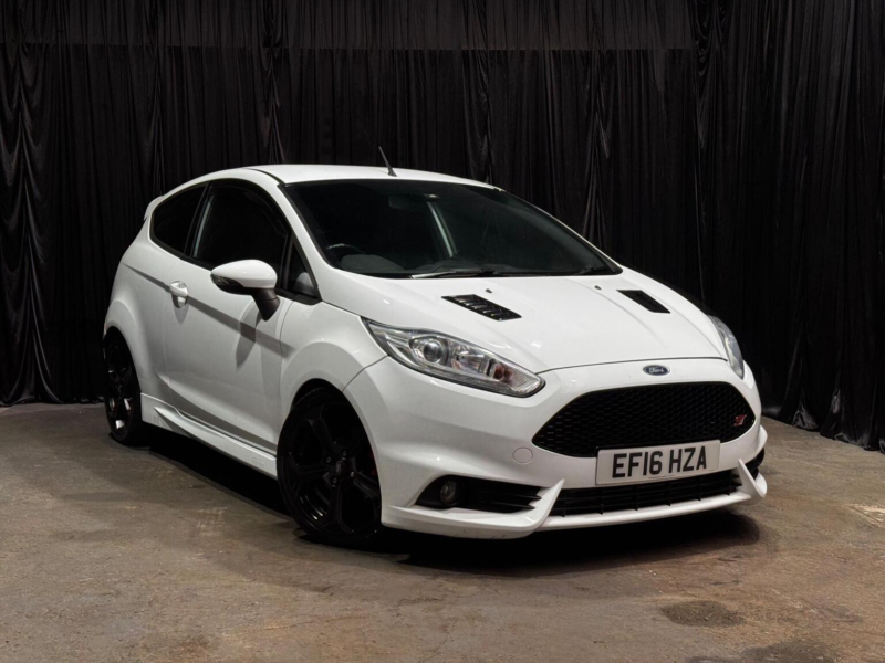 2016 Ford Fiesta 1.6t Ecoboost St-2 Euro 6 3dr in White — image 1